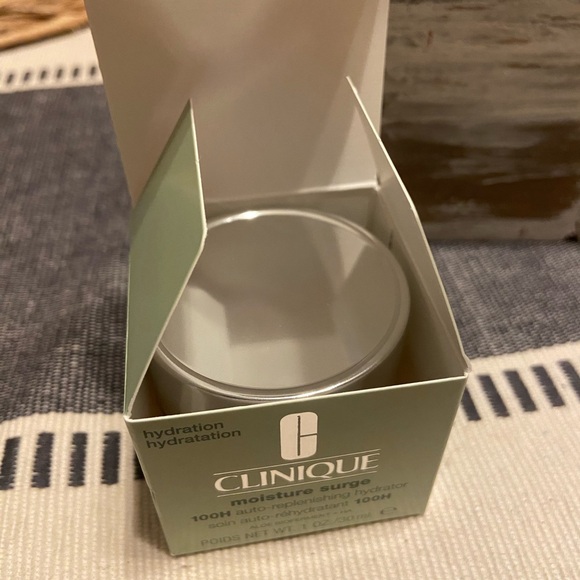 Clinique Moisture Surge Brand New - Picture 5 of 5